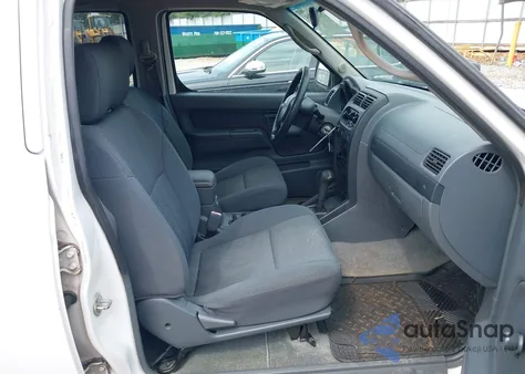 2004 Nissan Frontier Xe-V6 z USA, uszkodzony, nr VIN 1N6ED27T44C414955